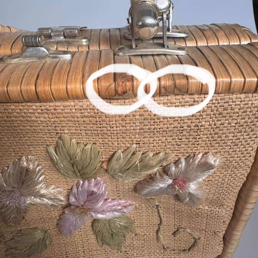 VINTAGE 50's/60's woven wicker box purse w embroidered flowers retro botanical - Picture 8 of 11